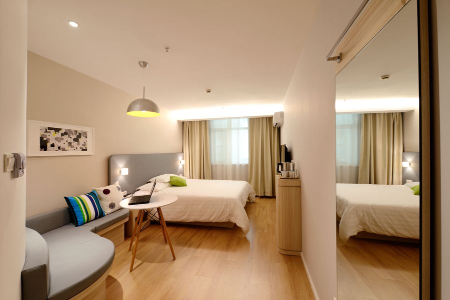 Sample photo: guest room
